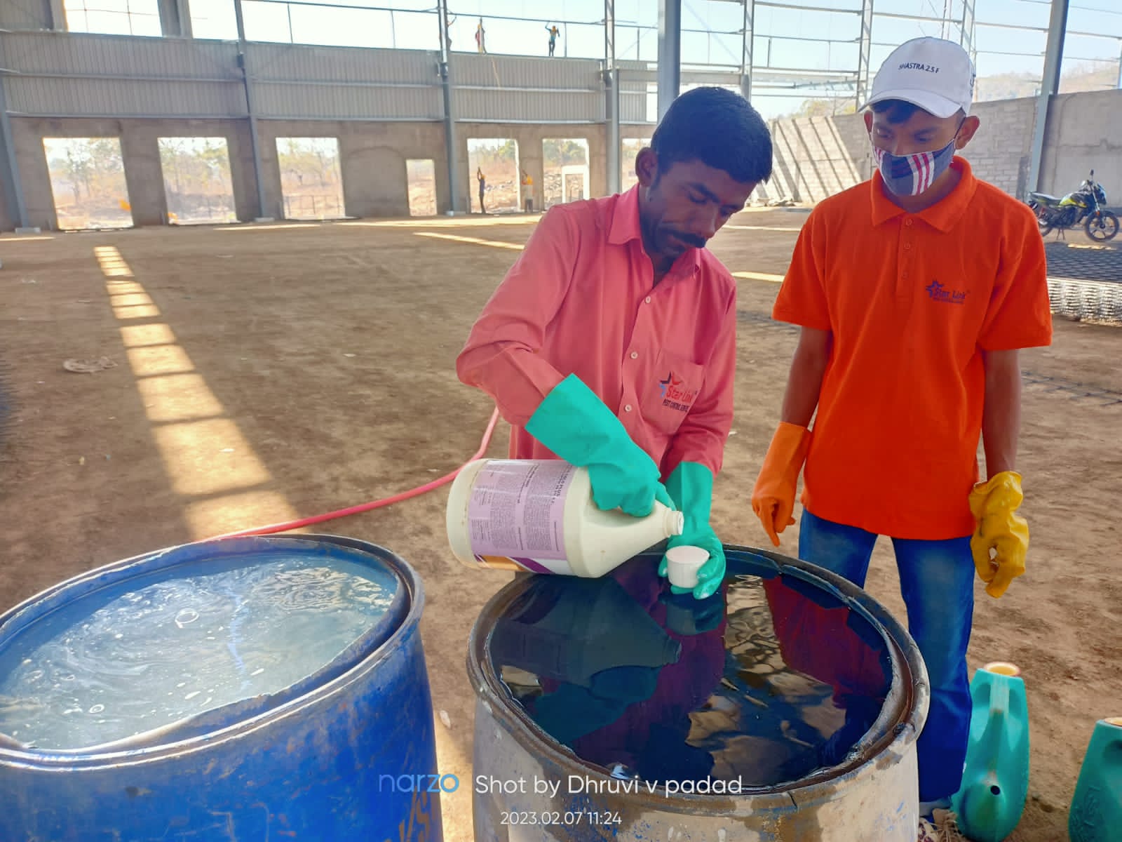 Star Link Pest Control team preparing a professional treatment at an Indian commercial site